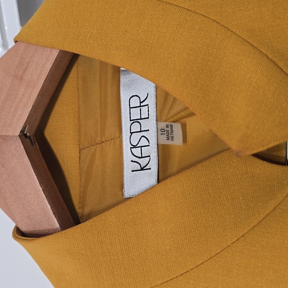 Kasper 3/4 Sleeve Mustard Blazer with Black Button - Size 10 - Picture 6 of 8
